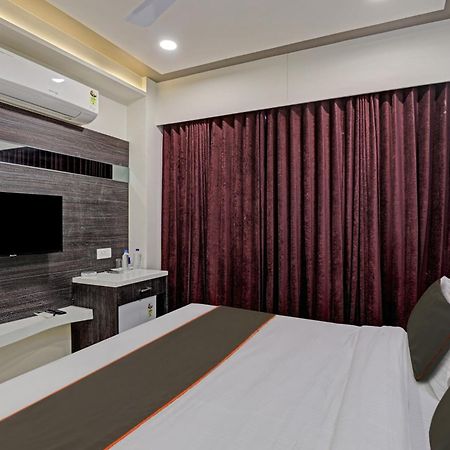 Collection O Alpha One Hotell Ahmedabad Exteriör bild