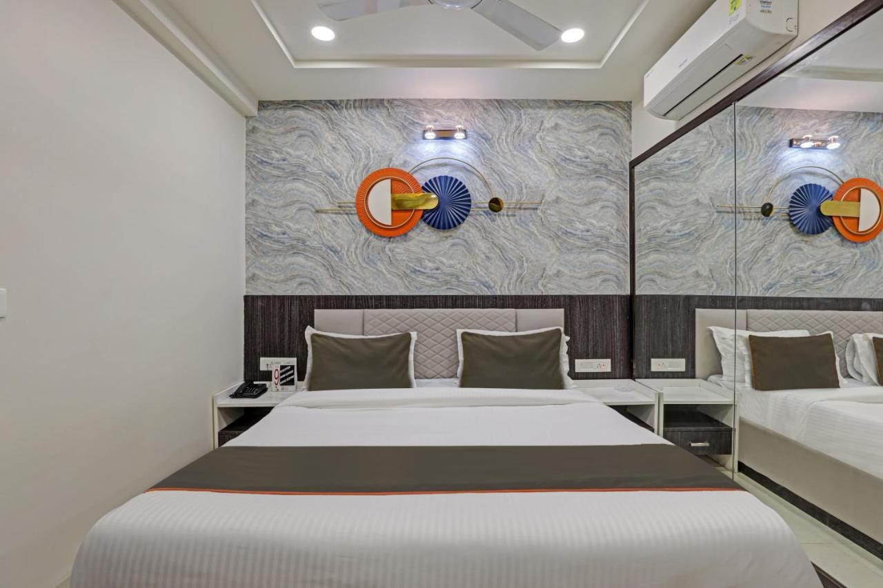 Collection O Alpha One Hotell Ahmedabad Exteriör bild