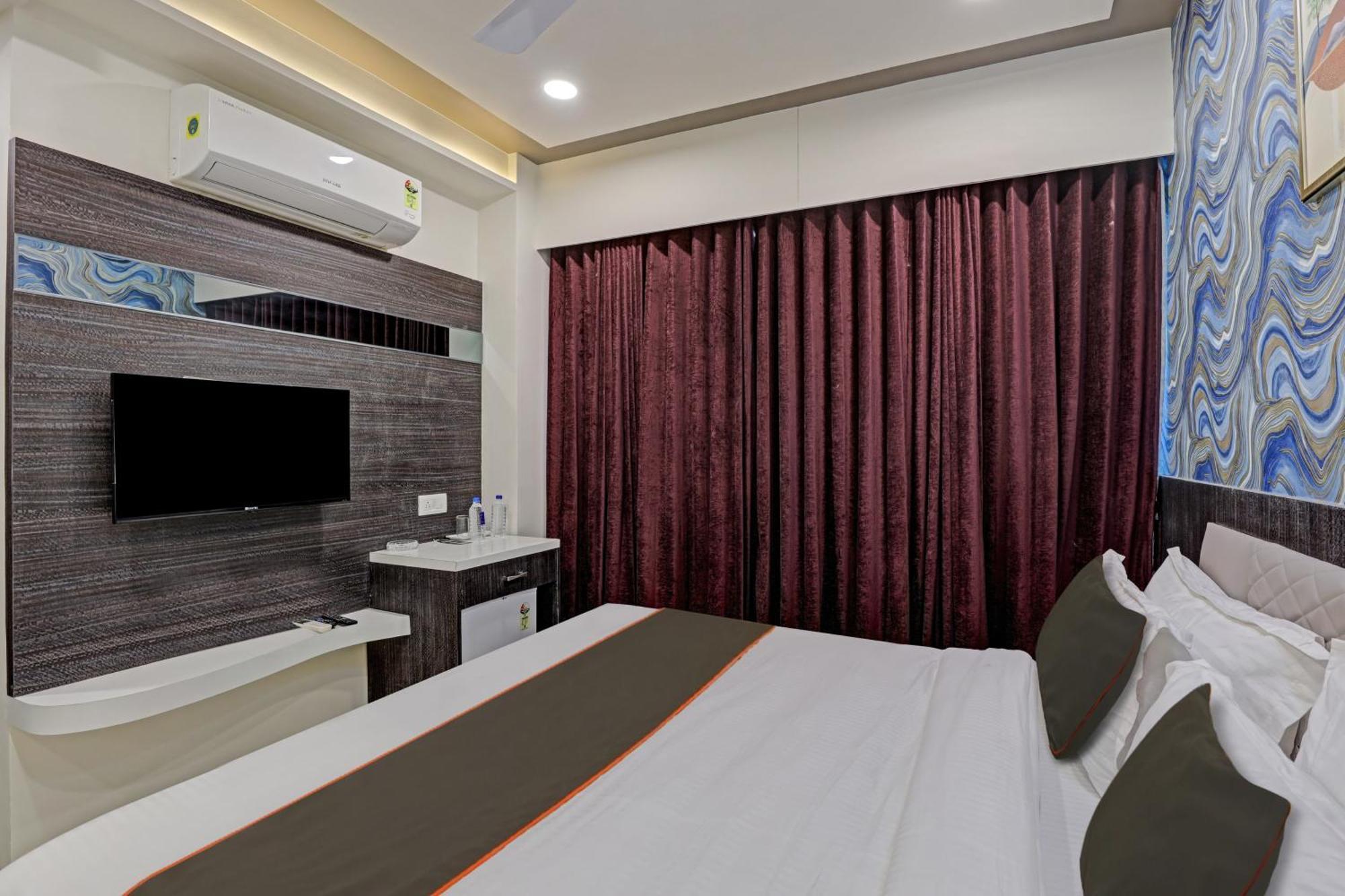 Collection O Alpha One Hotell Ahmedabad Exteriör bild