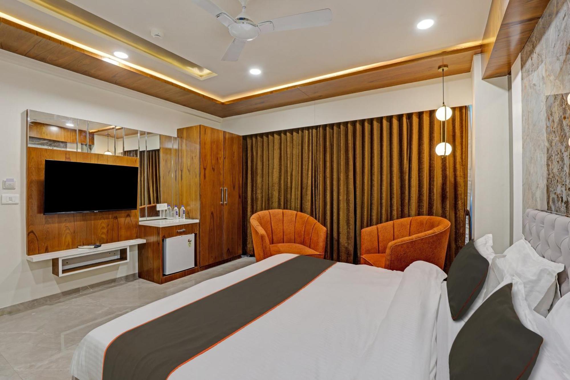 Collection O Alpha One Hotell Ahmedabad Exteriör bild