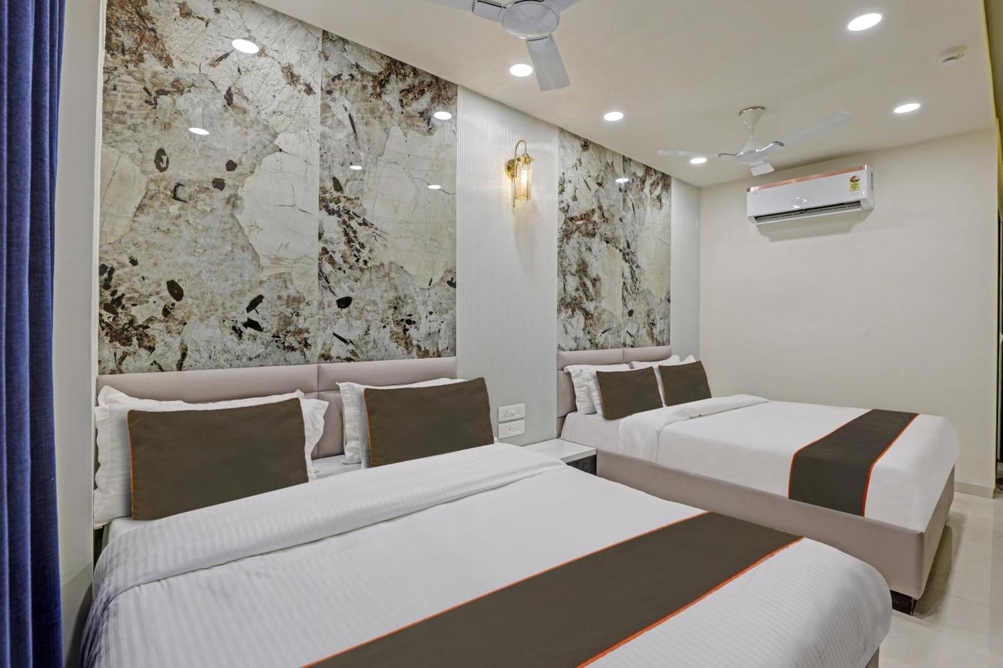 Collection O Alpha One Hotell Ahmedabad Exteriör bild